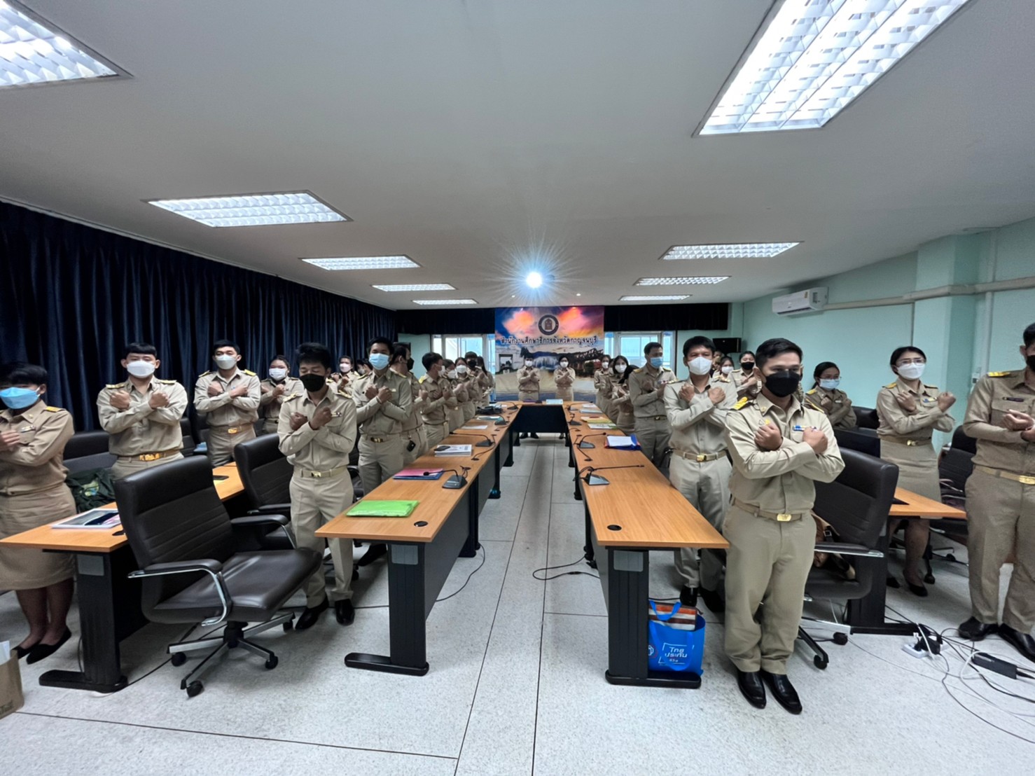 สำนักงานศึกษาธิการจังหวัดกาญจนบุรี  รับรายงานตัวและปฐมนิเทศข้าราชการครูบรรจุใหม่ ตำแหน่งครูผู้ช่วย จำนวน 29 ราย